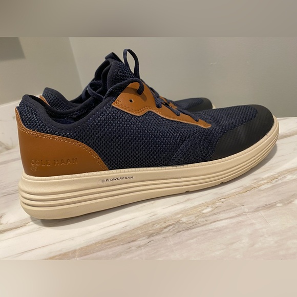 Cole Haan Men's Grand Crosscourt Modern Perf Sneaker Navy Size 9M Flowerfoam - Picture 2 of 8